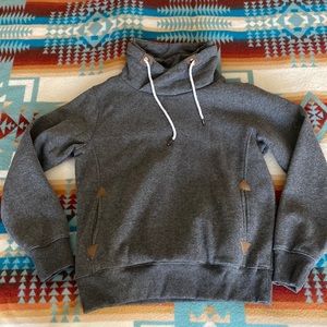 Leehanton Dark Gray Bulky Sweatshirt. It’s very similar to Wanakome brand.
